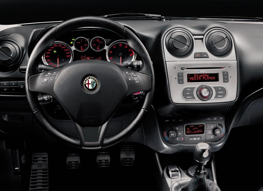 Торпедо Alfa Romeo MiTo Sportiva (955) 2012 года  (фото 3 из 6)